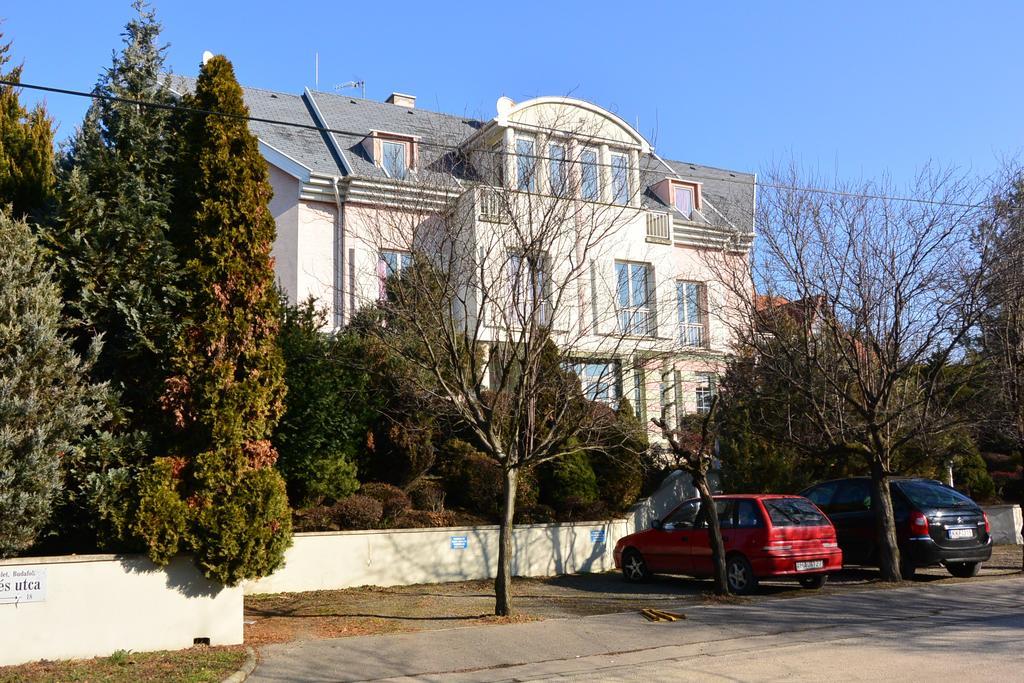 Belle Fleur Panzio Bed & Breakfast Budapest Luaran gambar