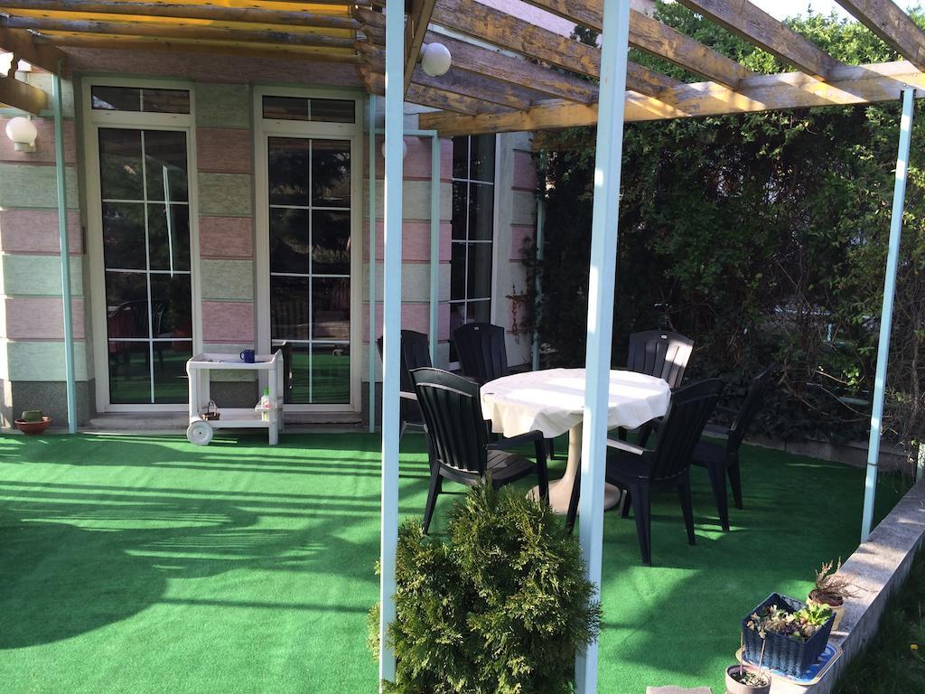 Belle Fleur Panzio Bed & Breakfast Budapest Luaran gambar