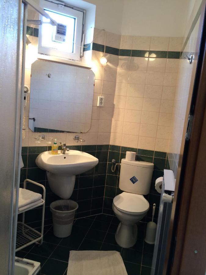 Belle Fleur Panzio Bed & Breakfast Budapest Bilik gambar